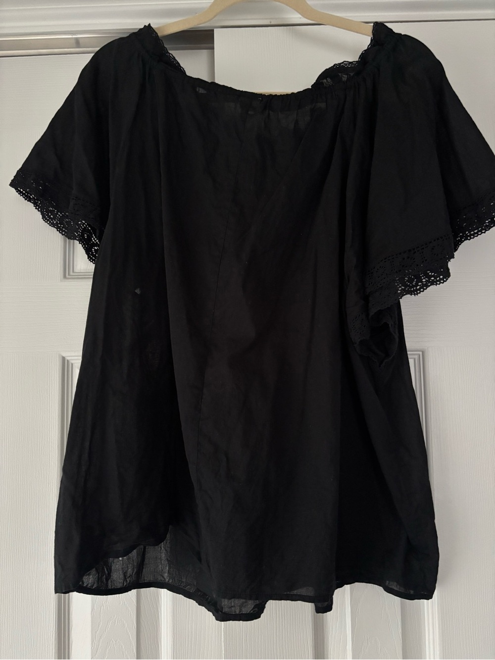 GAP Black Peasant Top with Eyelet Trim - Picture 2 of 3